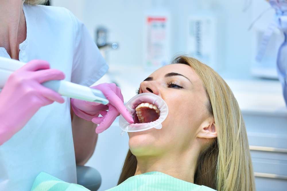How to Find the Best Cosmetic Dentist Specialist